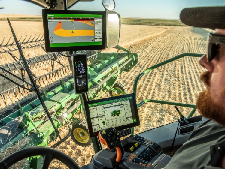 John Deere modernizuje technologię rolnictwa precyzyjnego